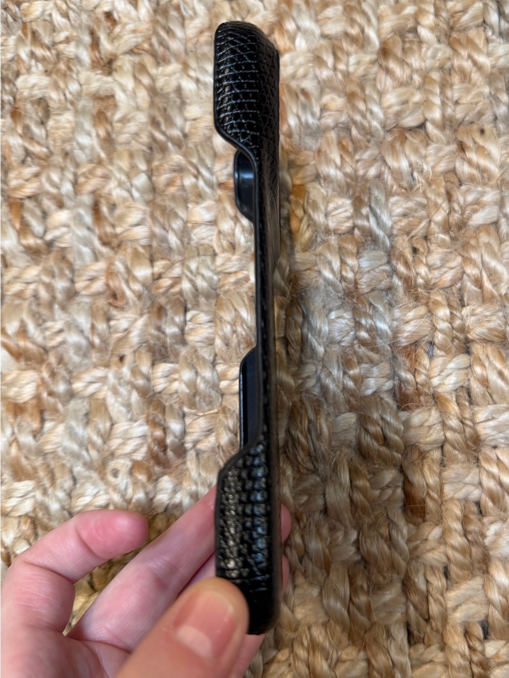Black faux crocodile skin case -iPhone 17pro - Picture 4 of 5